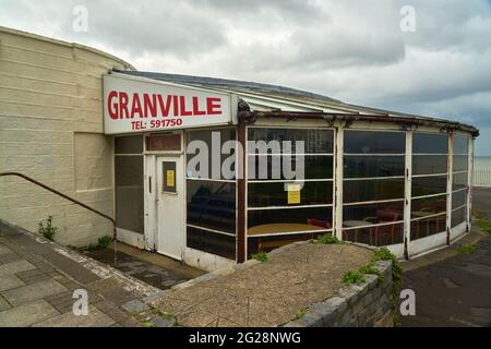 Ramsgate, Regno Unito - 22 maggio 2021: Fuori dal foyer principale del Granville Theatre Foto Stock