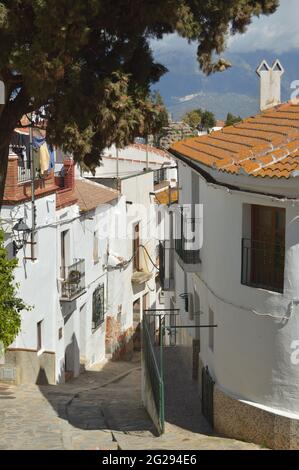 Strada tipica a Comares, Spagna Foto Stock