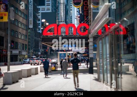 New York, Stati Uniti. 09 giugno 2021. The AMC Empire 25 Cinemas in Times Square a New York mercoledì 9 giugno 2021. (ÂPhoto byÂ Richard B. Levine) Credit: Sipa USA/Alamy Live News Foto Stock