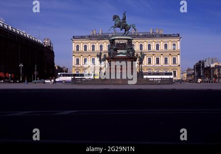 Monumento equestre in bronzo di Nicola i di Russia in Piazza Sant'Isacco, San Pietroburgo, Russia. Foto Stock