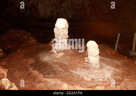 Tham Lot sistema grotta riempito con stalattiti e stalagmiti vicino SOP Pong nella Provincia di Mae Hong Son in Thailandia Foto Stock