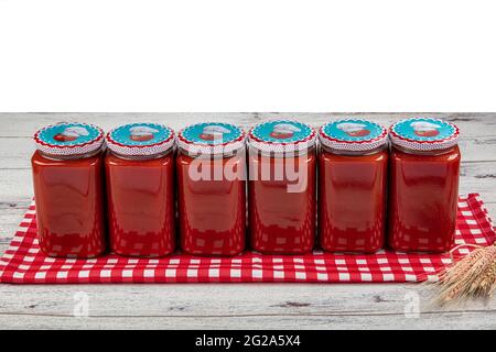 Cibo sano in vasi di vetro. Grani, semi, legumi, spezie. Su un tavolo di legno. Cibo pulito, vegano, dieta concetto di cibo Foto Stock