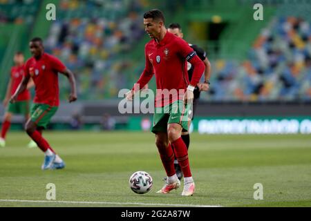 Lisbona, Portogallo. 9 Giugno 2021. Cristiano Ronaldo del Portogallo in azione durante la partita di calcio internazionale amichevole tra Portogallo e Israele, allo stadio Jose Alvalade di Lisbona, Portogallo, il 9 giugno 2021, in vista del Campionato europeo UEFA EURO 2020. Credit: Pedro Feuza/ZUMA Wire/Alamy Live News Foto Stock