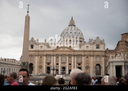 La Basilica di San Pietro in Vaticano, Roma, Italia Foto Stock