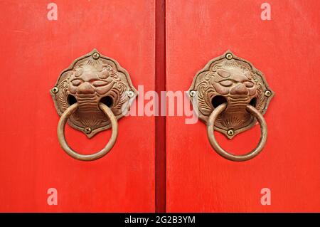 Maniglie delle porte in stile cinese antico Foto Stock