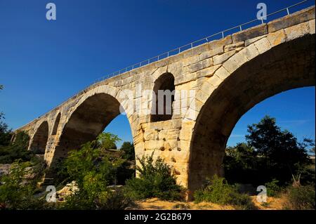 FRANCIA, VAUCLUSE( 84 ), BONNIEUX, PARCO NATURALE DEL LUBERON, PROVENZA, PONTE CHIAMATO JULIEN, 3OO ANNI PRIMA JC Foto Stock