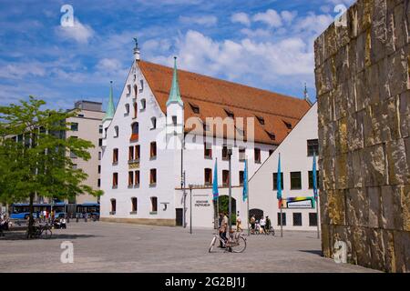 Piazza San Giacobbe con la sinagoga a Monaco di Baviera - MONACO di BAVIERA, GERMANIA - 03 GIUGNO 2021 Foto Stock
