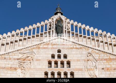 La facciata occidentale della Chiesa dell'Annunciazione, detta anche Basilica dell'Annunciazione, è una Chiesa cattolica di Nazareth. Israele Foto Stock