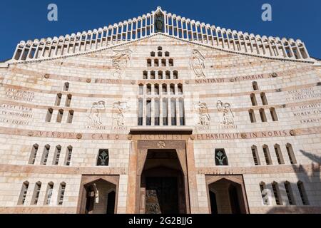 La facciata occidentale della Chiesa dell'Annunciazione, detta anche Basilica dell'Annunciazione, è una Chiesa cattolica di Nazareth. Israele Foto Stock