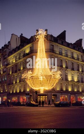 FRANCIA. PARIGI (75) 8E ARR. NEGOZIO DIOR (AVENUE MONTAIGNE) Foto Stock