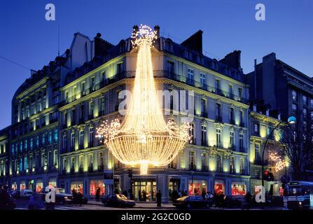 FRANCIA. PARIGI (75) 8E ARR. NEGOZIO DIOR (AVENUE MONTAIGNE) Foto Stock