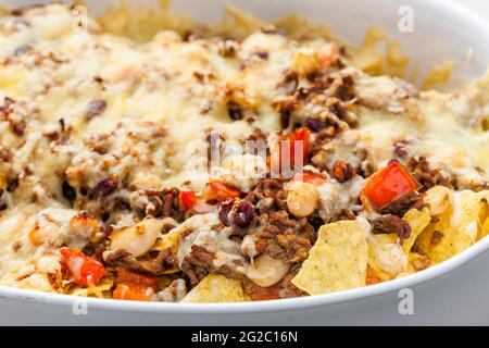 nachos con manzo tritato, pepe rosso e fagioli Foto Stock