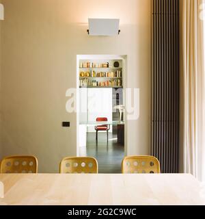 Sala da pranzo minimalista e ufficio Foto Stock