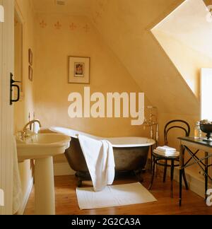 Paese in stile sala da bagno Foto Stock