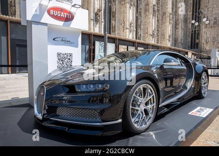 Milano, Italia. 10 giugno 2021. Bugatti CHIRON SPORT- MILANO, ITALIA, il Motor Show di Milano Monza, dal 10 al 13 Giugno 2021 a Milano e Monza e presenterà le novità dei 60 costruttori di auto e moto partecipanti. Con un formato democratico, in cui i marchi esporranno le loro vetture su stand uguali, MIMO vuole dare un segnale di riavviamento al mondo della fiera e del settore automobilistico, con un libero accesso e una mostra sicura. Credit: Christian Santi/Alamy Live News Foto Stock