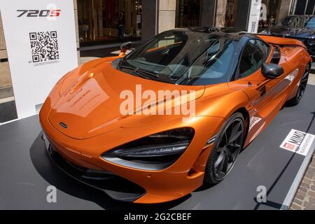 Milano, Italia. 10 giugno 2021. McLaren 720S - MILANO, ITALIA, il Motor Show di Milano Monza, dal 10 al 13 giugno 2021 a Milano e Monza e presenterà le novità dei 60 costruttori di automobili e moto partecipanti. Con un formato democratico, in cui i marchi esporranno le loro vetture su stand uguali, MIMO vuole dare un segnale di riavviamento al mondo della fiera e del settore automobilistico, con un libero accesso e una mostra sicura. Credit: Christian Santi/Alamy Live News Foto Stock