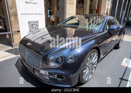 Milano, Italia. 10 giugno 2021. Bentley CONTINENTAL GT V8 MULLINER - MILANO, ITALIA, il Motor Show di Milano Monza, dal 10 al 13 giugno 2021 a Milano e Monza e presenterà le novità dei 60 costruttori di auto e moto partecipanti. Con un formato democratico, in cui i marchi esporranno le loro vetture su stand uguali, MIMO vuole dare un segnale di riavviamento al mondo della fiera e del settore automobilistico, con un libero accesso e una mostra sicura. Credit: Christian Santi/Alamy Live News Foto Stock