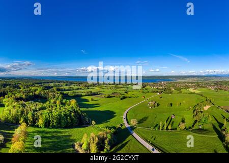 Paesaggio vicino Diessen am Ammersee, Fuenfseenland, immagine drone, alta Baviera, Baviera, Germania, Europa Foto Stock