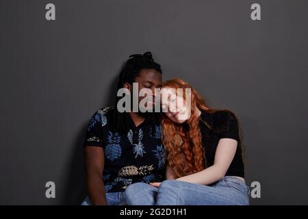 Coppia insieme, scatto in studio Foto Stock