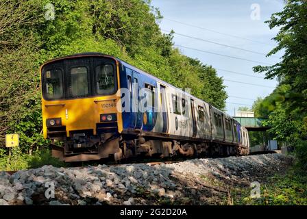 Unità di classe 150 su un treno da Manchester a Buxton a Middlewood Foto Stock