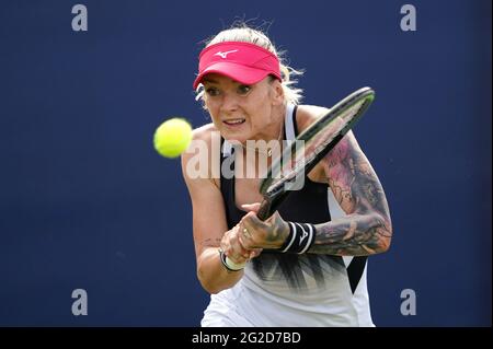 Il ceco Tereza Martincova in azione contro la spagnola Georgina Garcia Perez durante il sesto giorno del Viking Open al Nottingham Tennis Center. Data immagine: Giovedì 10 giugno 2021. Foto Stock