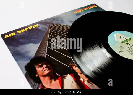 Australian Pop band, album musicale Air Supply su disco LP in vinile. Intitolato: Perso nella copertina dell'album d'amore Foto Stock
