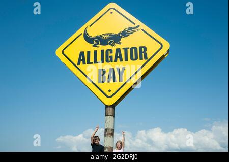 Un'esperienza in famiglia uno zoo speciale per rettili chiamato Alligator Bay nel nord della Francia. Foto Stock