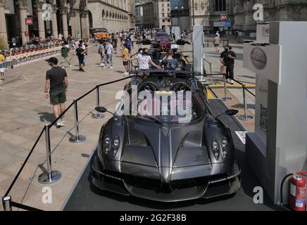 Automobili e moto esposti al MIMO, salone internazionale dell'automobile di Milano prima edizione. Lombardia, Italia Foto Stock