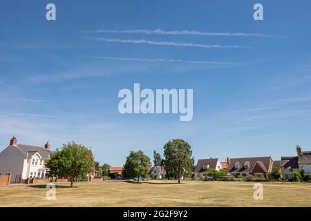 Il verde villaggio all'altezza dell'estate, Martham, Norfolk, UK, --- un fine settimana a Brooklyn House, Martham Foto Stock