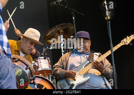 Arras, Francia, 2019/07/07, Juan D. Nelson, bassista dei criminali innocenti che si esibiscono con ben Harper al Main Square Festival, François Loock/al Foto Stock