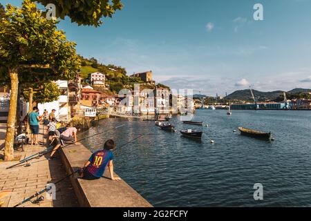 Pasaia Donibane - Villaggio di pescatori - Donostia San Sebastian, Provincia di Gipuzkoa, Paesi Baschi - Spagna, Europa Foto Stock