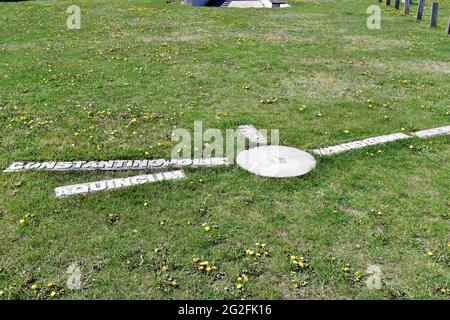 Austria, la porta Heidentor aka Heathens è la rovina di un arco trionfale romano nella ex fortezza legionaria Carnuntum situata sul Danubio Limes nea Foto Stock