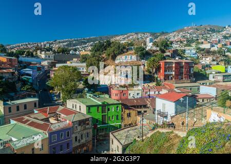 Case colorate sulle colline di Valparaiso, Cile Foto Stock