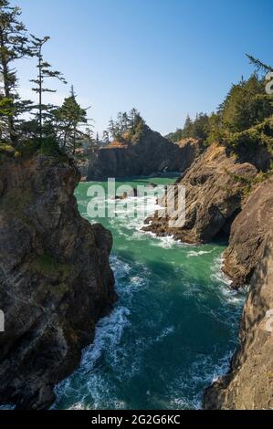 La costa rugosa del Corridoio Scenic state di Samuel H. Boardman Foto Stock