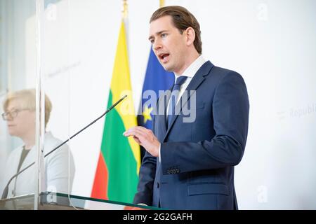 Vienna, Vienna, Austria. 11 Giugno 2021. Cancelleria federale Vienna: Conferenza stampa congiunta con il Cancelliere federale austriaco Sebastian Kurz e il primo ministro della repubblica lituana Simonyte Ingrida. Foto: Cancelliere federale austriaco, Sebastian Kurz (OEVP) e primo ministro lituano, Simonyte Ingrida. Vienna, Austria. 11 Giugno 2021 Credit: Tobias Steinmaurer/ZUMA Wire/Alamy Live News Foto Stock