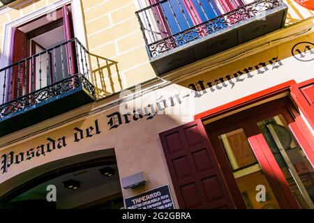 Taverna tradizionale. Posada del Dragón, Calle de la Cava Baja. Madrid ha un'importante tradizione gastronomica. Molti ristoranti che si stanno preparando Foto Stock