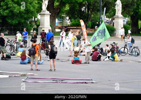 Vienna, Austria. 11 Giugno 2021. Dimostrazione di turnaround del traffico in occasione dei giorni di turnaround del traffico in tutta l'Austria l'11 e il 12 giugno 2021. Credit: Franz PERC / Alamy Live News Foto Stock