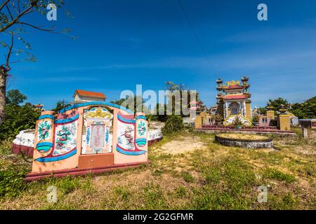 Bellissimo paesaggio di Hai Van Pass da Nang a Hue, Vietnam. Scenario soleggiato. Foto Stock