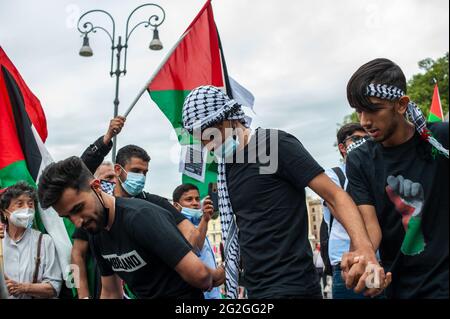 Roma, Italia 05/06/2021: Manifestazione di solidarietà con il popolo palestinese. Piazza San Giovanni. © Andrea Sabbadini Foto Stock