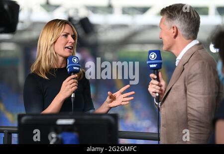 Roma, Italia. 11 Giugno 2021. Calcio: Campionato europeo, turno preliminare, Gruppo A, Turchia - Italia allo Stadio Olimpico di Roma. Jessy Welmer, presentatore ARD, e Bastian Schweinsteiger, esperto di ARD TV, sono allo stadio. Importante: Solo per scopi redazionali di segnalazione di notizie. Non utilizzato per scopi commerciali o di marketing senza previa approvazione scritta della UEFA. Le immagini devono apparire come immagini fisse e non devono emulare le riprese video con azione di corrispondenza. Foto Stock