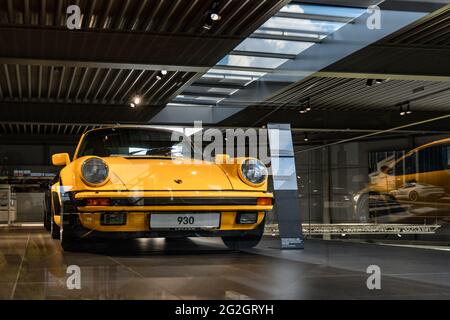 Wroclaw, Polonia - Luglio 18 2020: Mostra di modelli Porsche classici al Porsche Centrum Wrocław Foto Stock