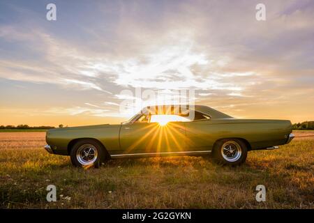 Plymouth Road Runner, costruito nel 1968, muscle car, oldtimer, classico Foto Stock