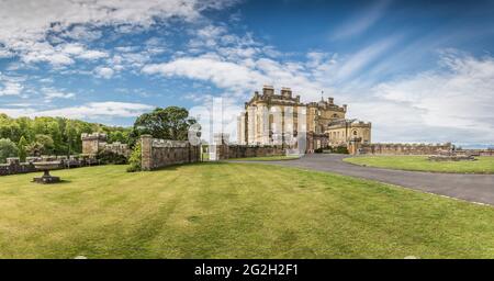 Scozia. Panorama del Castello di Culzean dal cortile principale Foto Stock