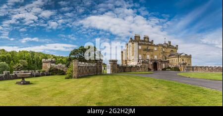 Scozia. Panorama del Castello di Culzean dal cortile principale Foto Stock