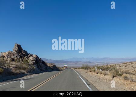 Sulla strada per Death Valley, California, USA Foto Stock