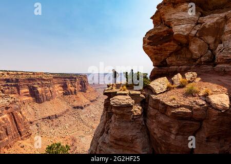 Shafer Canyon si affaccia sul Canyonlands National Park, Utah, USA Foto Stock