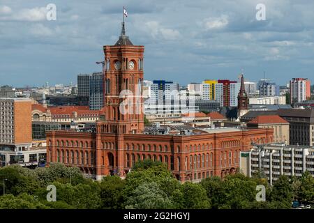 Vista dalla cattedrale di Berlino, Rotes Rathaus, Nikolaiviertel, Berlin Mitte, Berlino, Germania Foto Stock