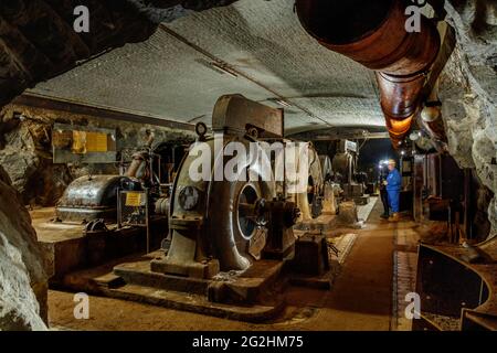 Caverna con una vecchia centrale idroelettrica nel Drei-Brüder-Schacht vicino a Freiberg Foto Stock