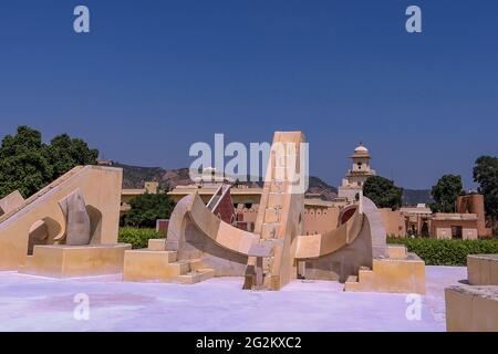 Strumento ad anello zodiacale il loro numero è 12 che indica i 12 segni zodiacali. La particolarità di questi dodici yantra. Foto Stock