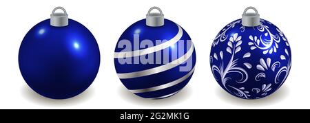Set di palle di Natale isolate su bianco. Giocattoli per il nuovo anno o albero di Natale disegno ornato con modello, blu e argento. Illustrazione vettoriale Illustrazione Vettoriale